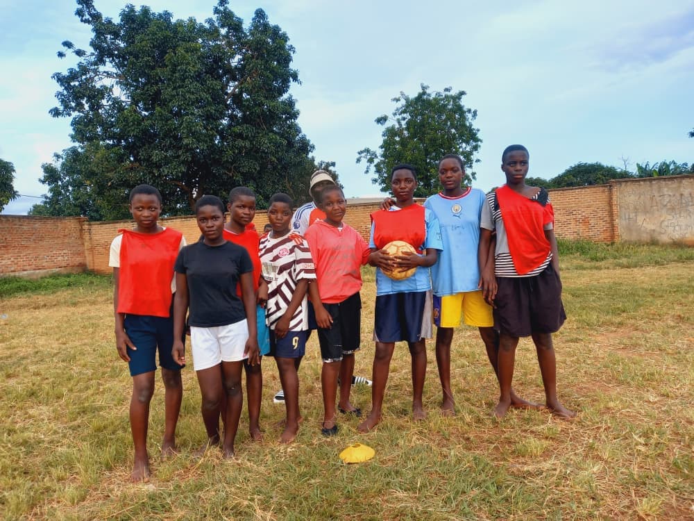 Het kantoor en team van UNGWERU in Mzuzu