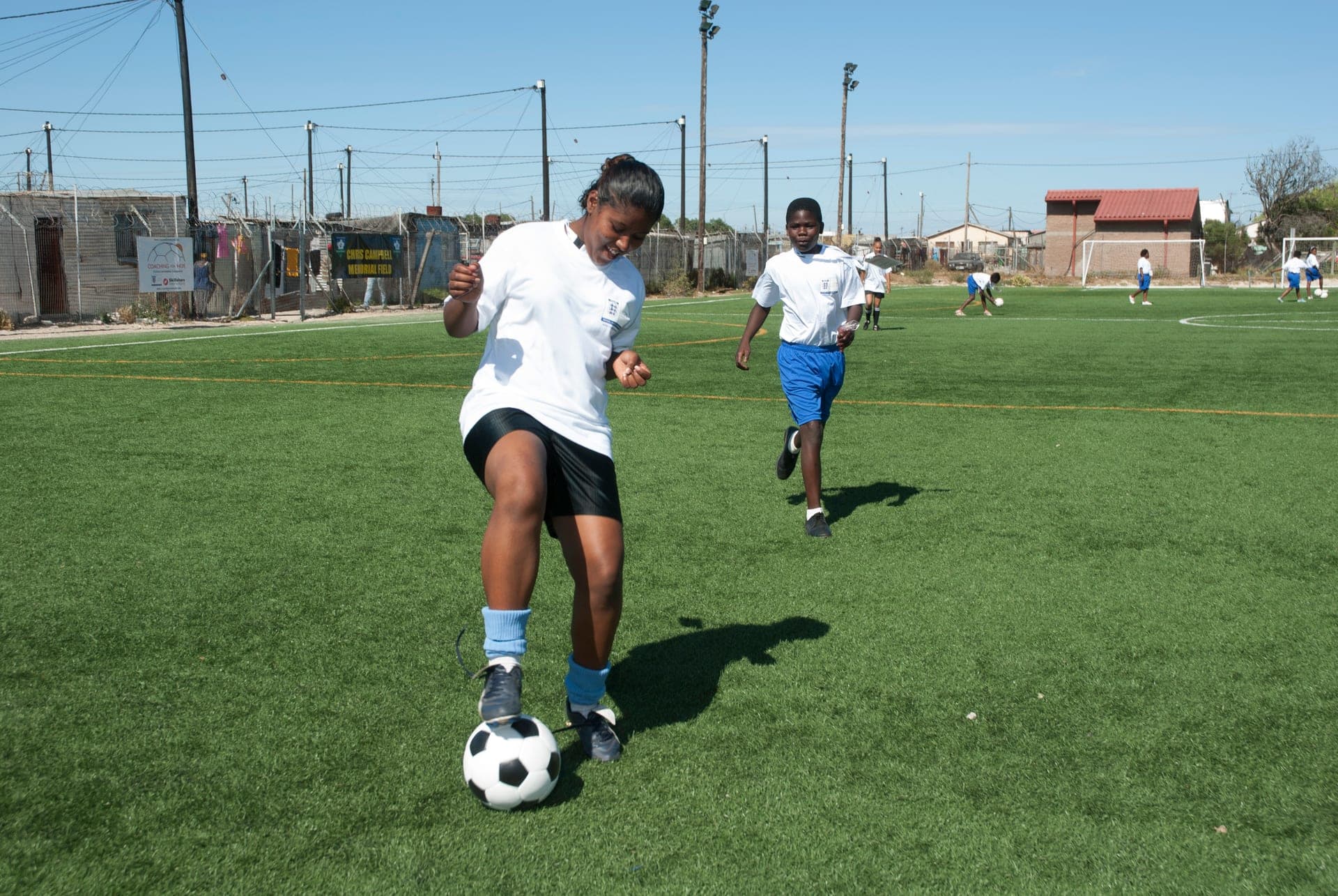 Jongeren tijdens een training van Coaching For Hope in Khayelitsha, Kaapstad